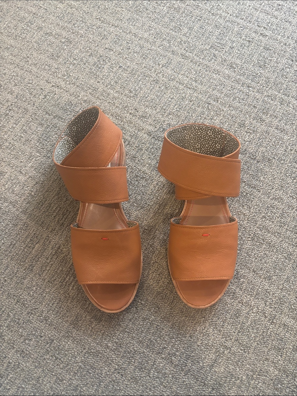 Ellen DeGeneres Tan Criss Cross Slide Sandals